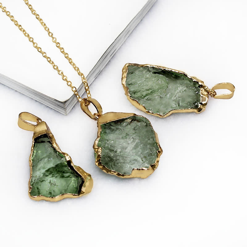 Elegant naturlig moldavit-halsband - Lyra