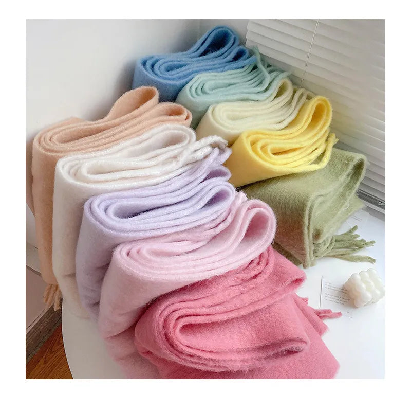 CashmereLuxe Scarf – Elegant and Super Soft