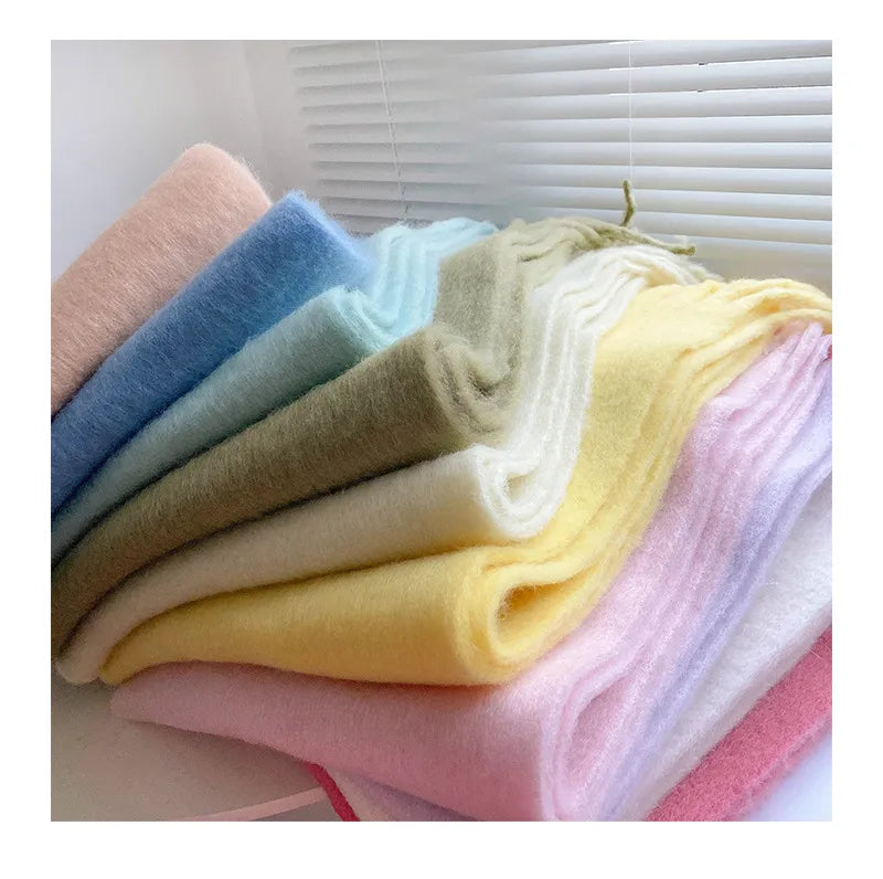 CashmereLuxe Scarf – Elegant and Super Soft