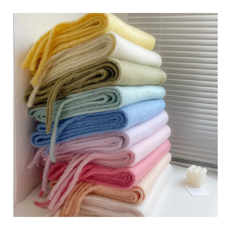 CashmereLuxe Scarf – Elegant and Super Soft