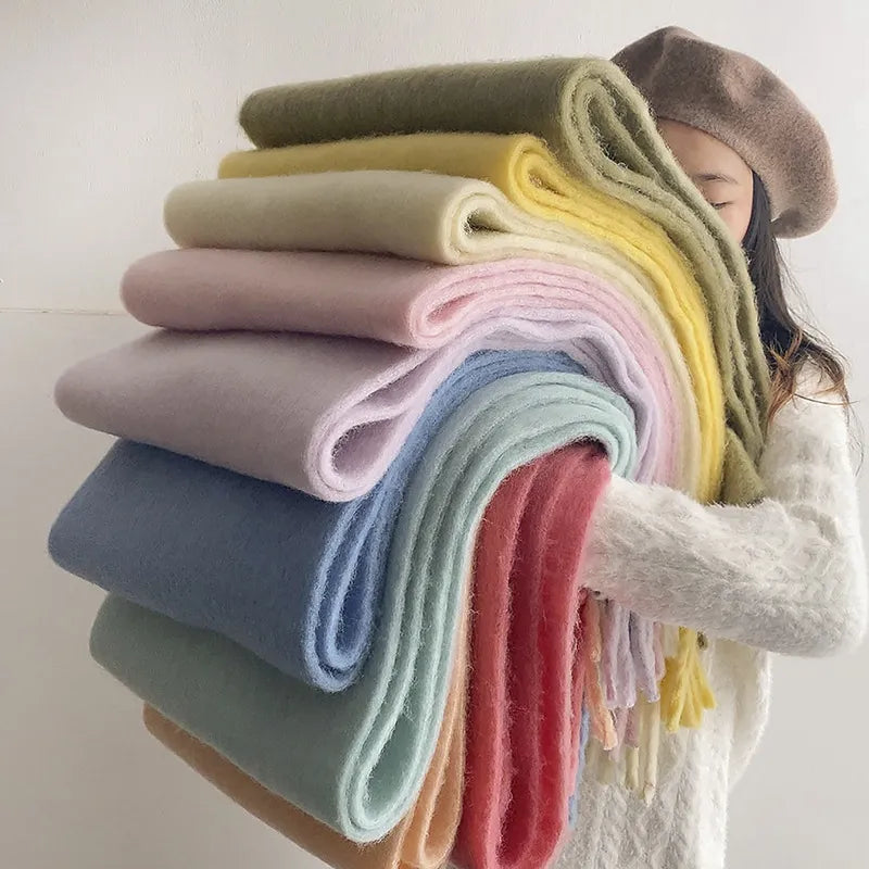 CashmereLuxe Scarf – Elegant and Super Soft
