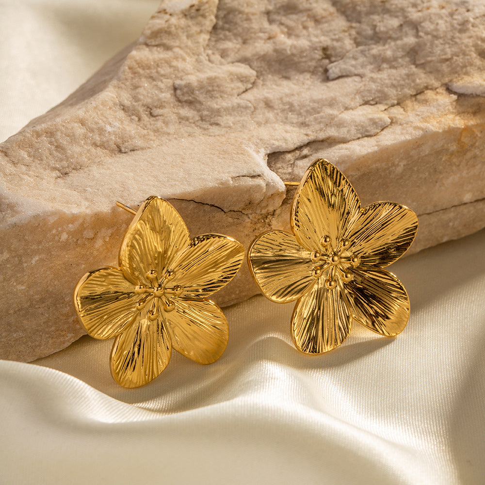 Elara Earrings - Elegant Flower Design in Gold