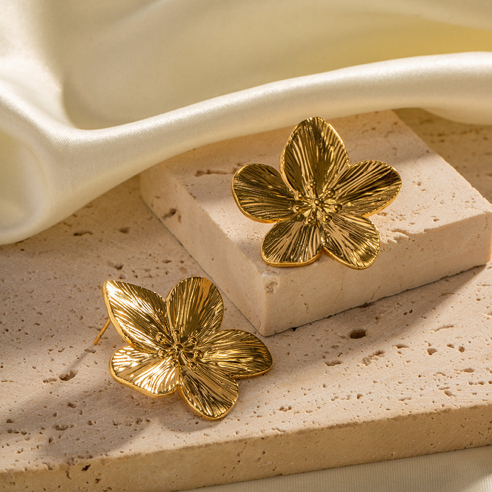 Elara Earrings - Elegant Flower Design in Gold