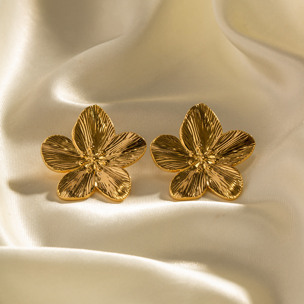 Elara Earrings - Elegant Flower Design in Gold