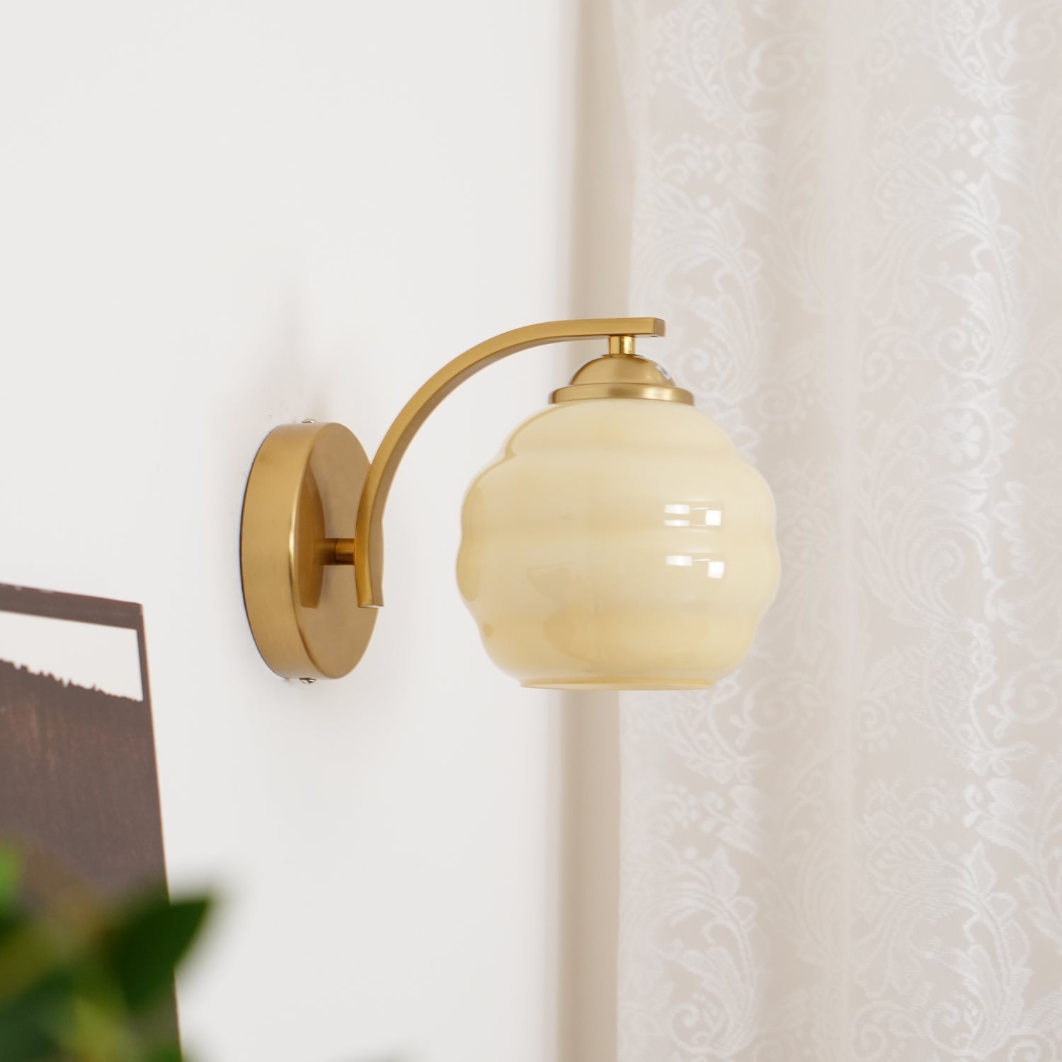 VintageGlam - Art Deco Wall Lamp for Timeless Interiors