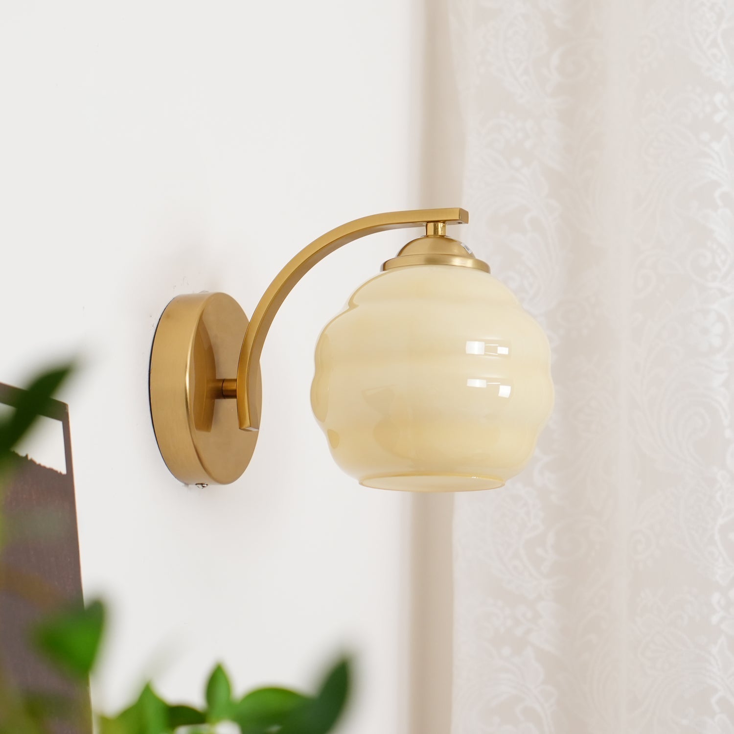 VintageGlam - Art Deco Wall Lamp for Timeless Interiors