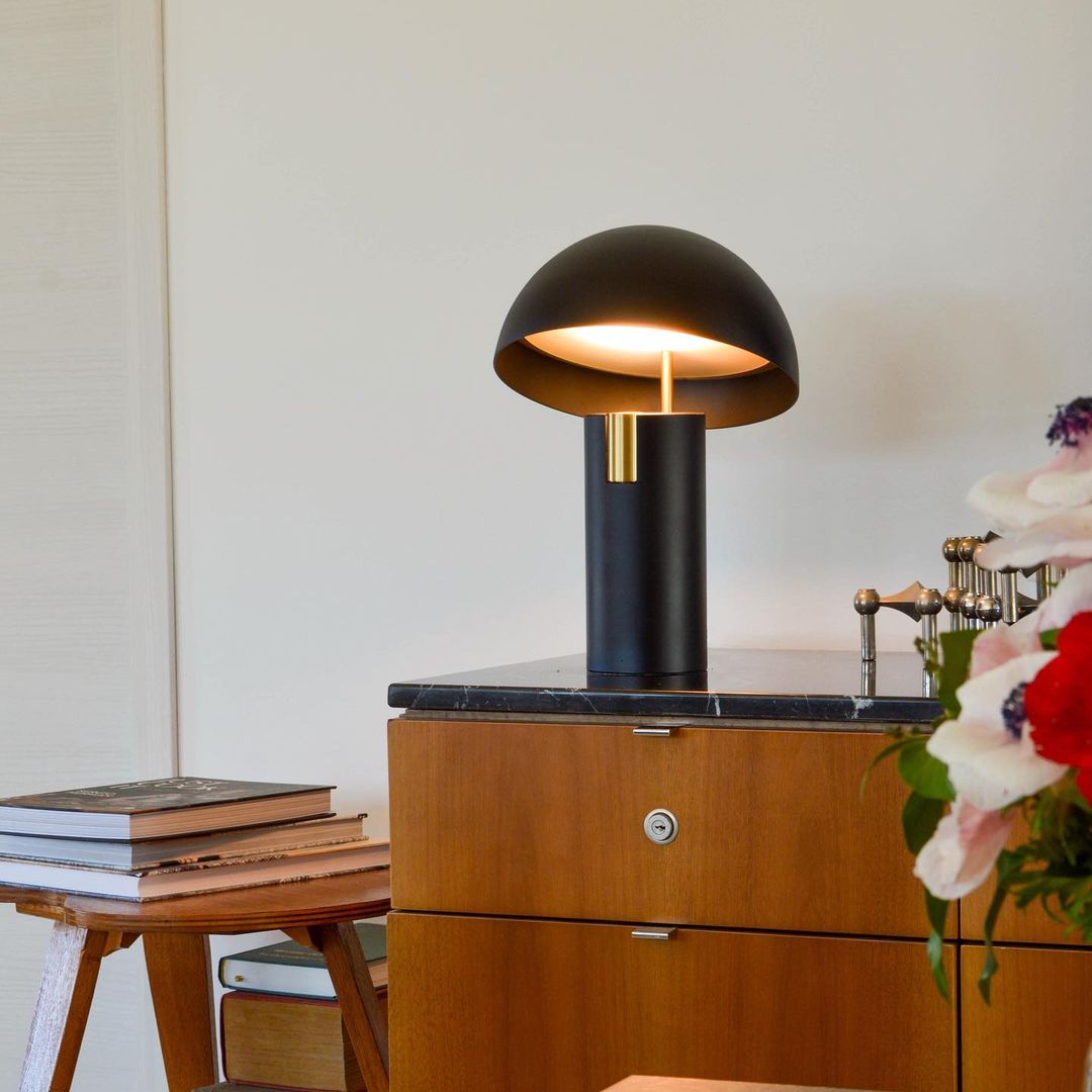 GlowAvora Table - Modern Elegant Table Lamp for Atmospheric Lighting