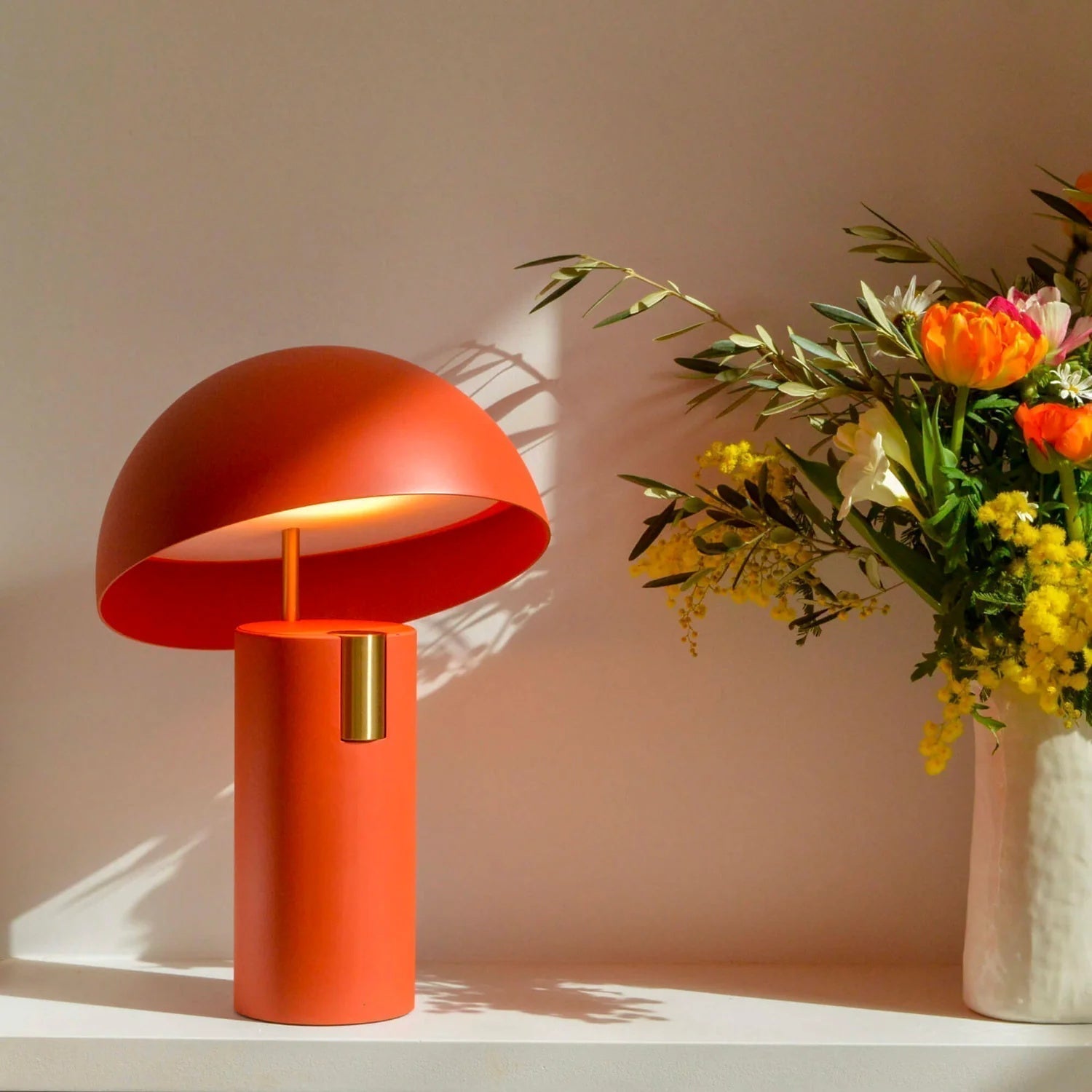 GlowAvora Table - Modern Elegant Table Lamp for Atmospheric Lighting