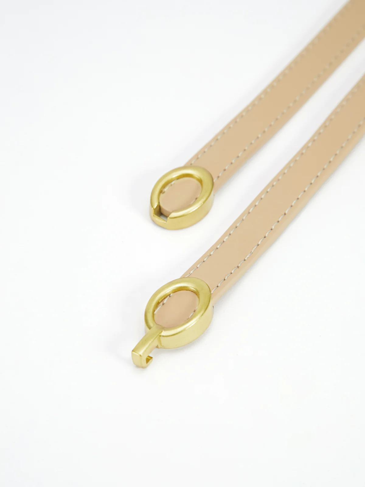 LuxeRing Belt - Elegant Leather Belt for Women