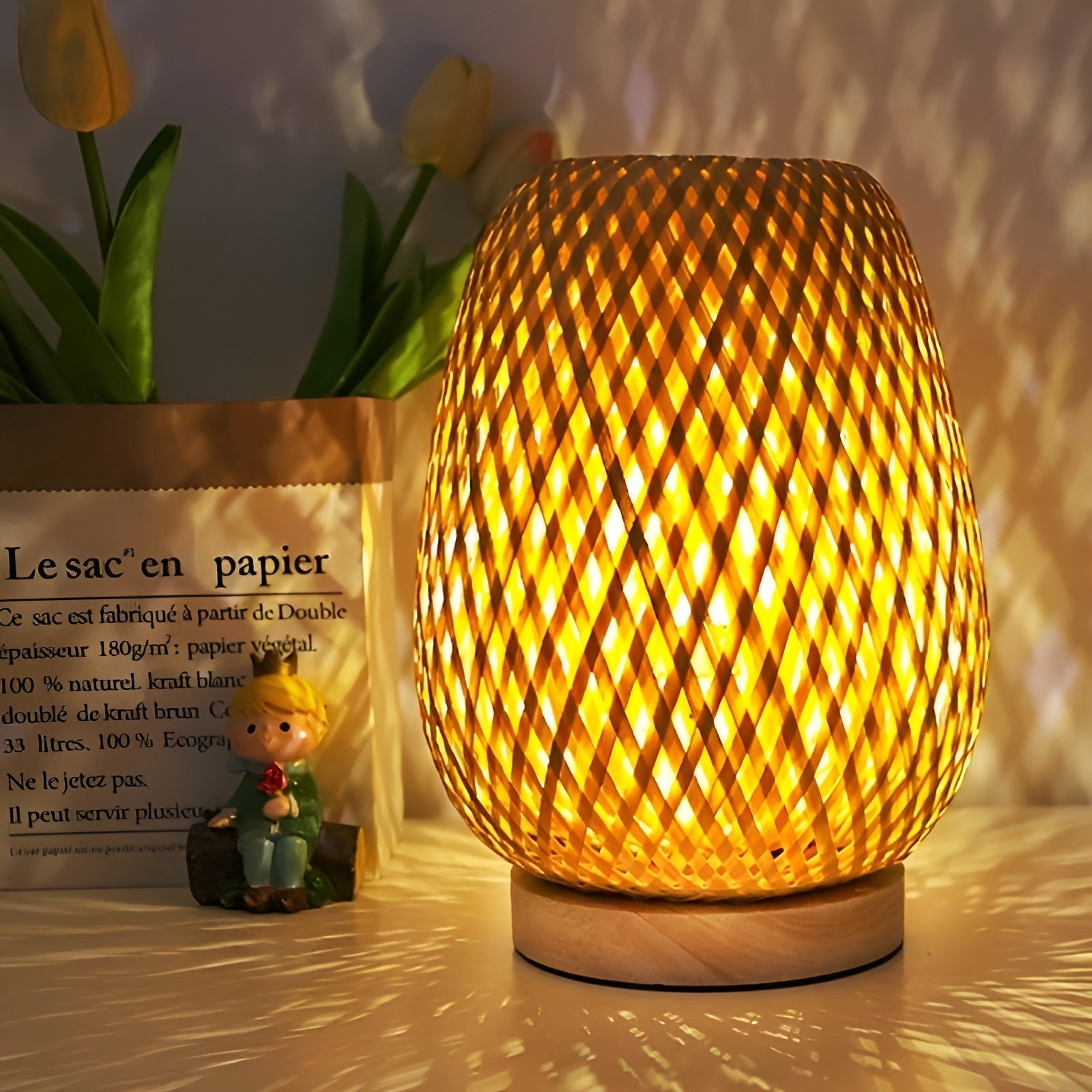 Stylish Bamboo Table Lamp with USB Power Supply – Sustainable and Energy-Saving Design