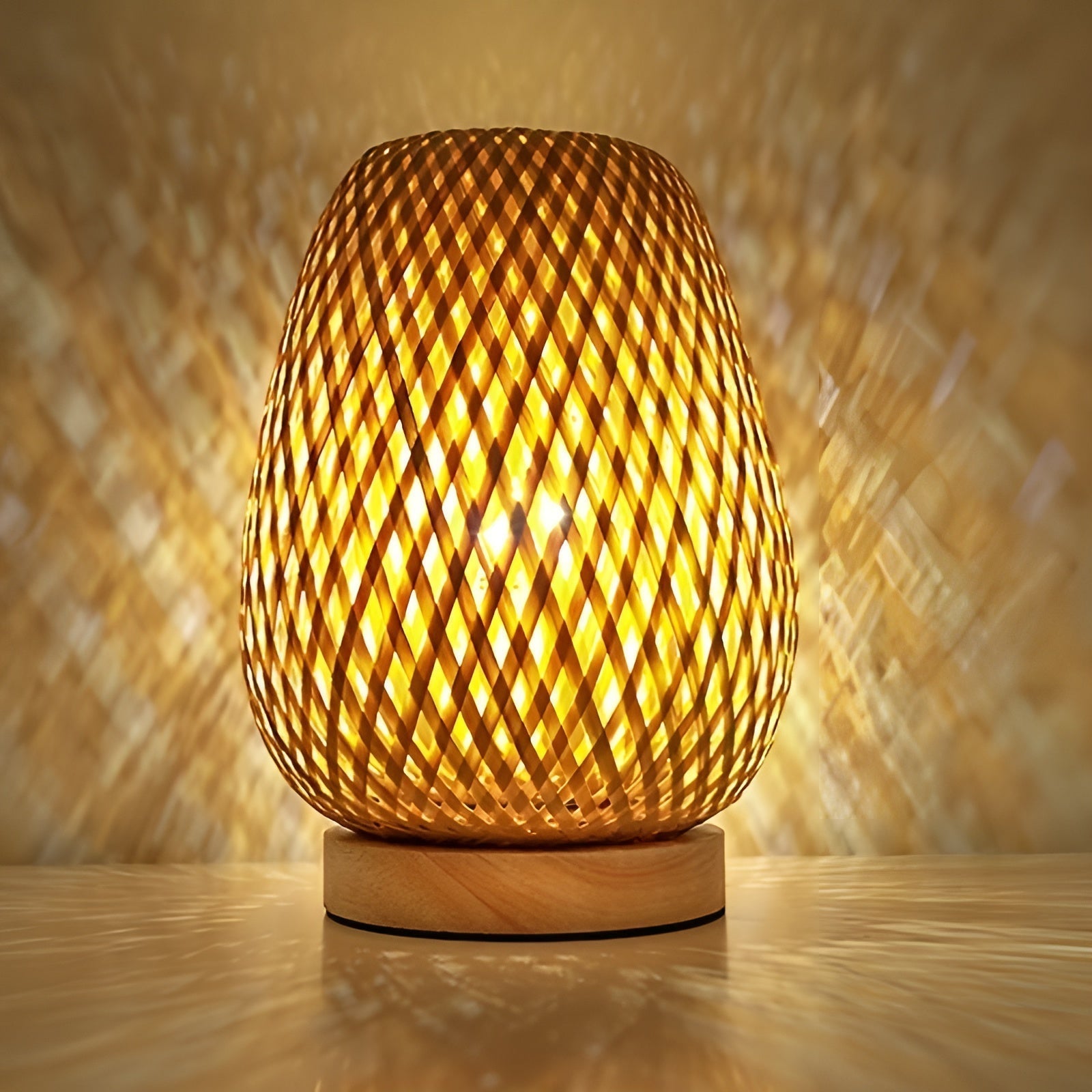 Stylish Bamboo Table Lamp with USB Power Supply – Sustainable and Energy-Saving Design