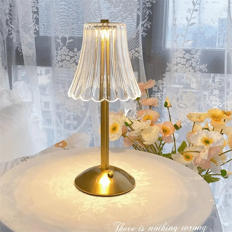 Cristalglow - Chic Wire Lamp with Elegant Crystal Decoration
