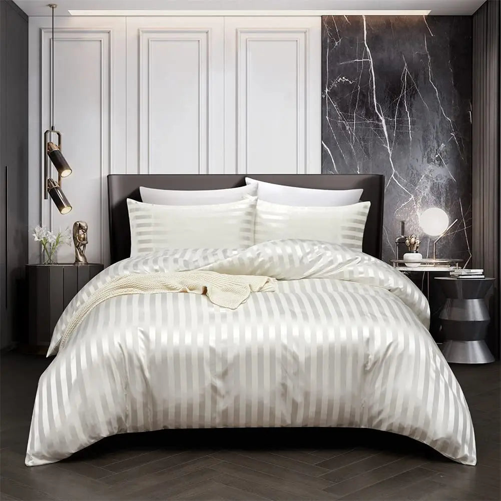 NoirLuxe Duvet Set - Elegant Satin Bedroom Converter