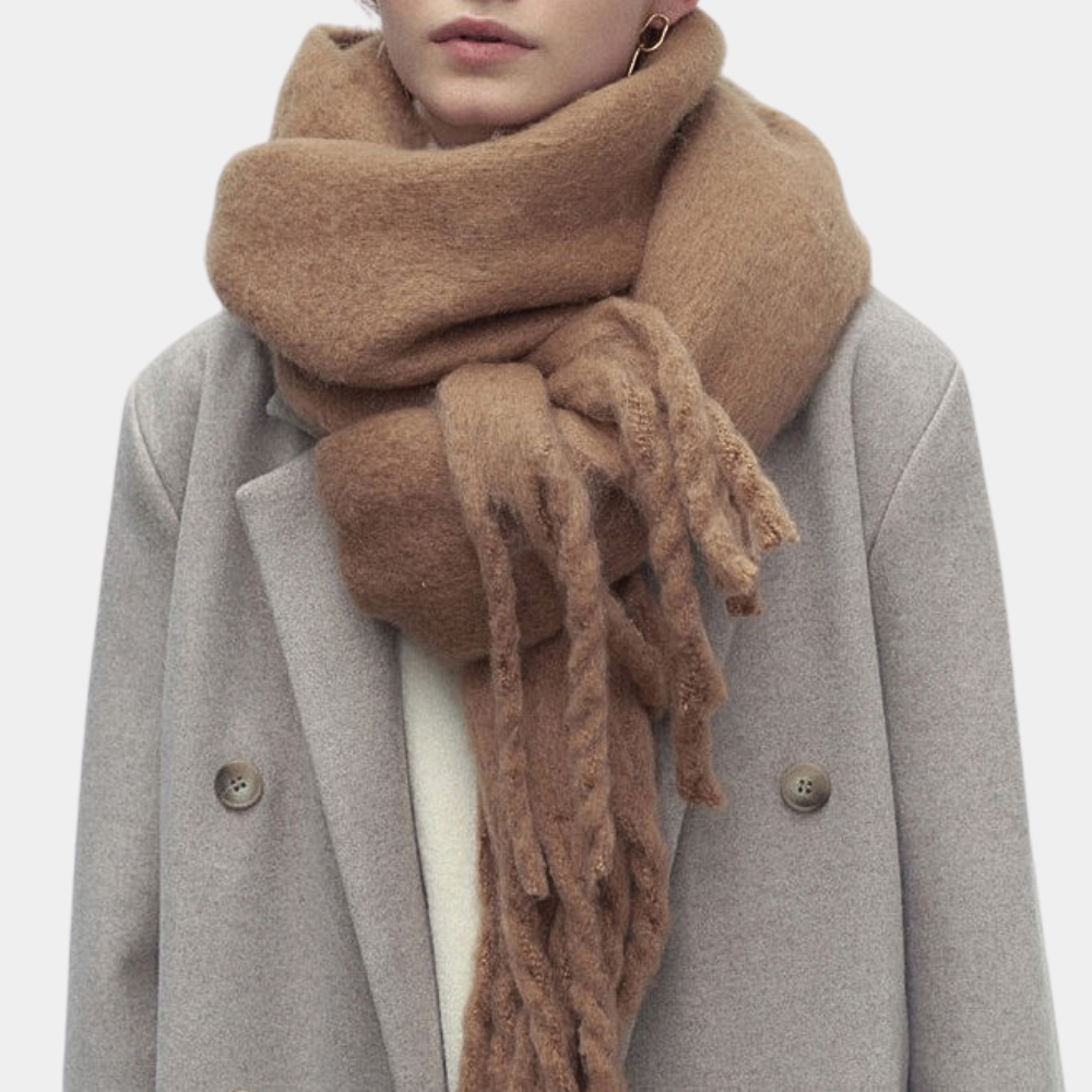 SoftGlam – Luxurious Women's Scarf with a Warm Look
