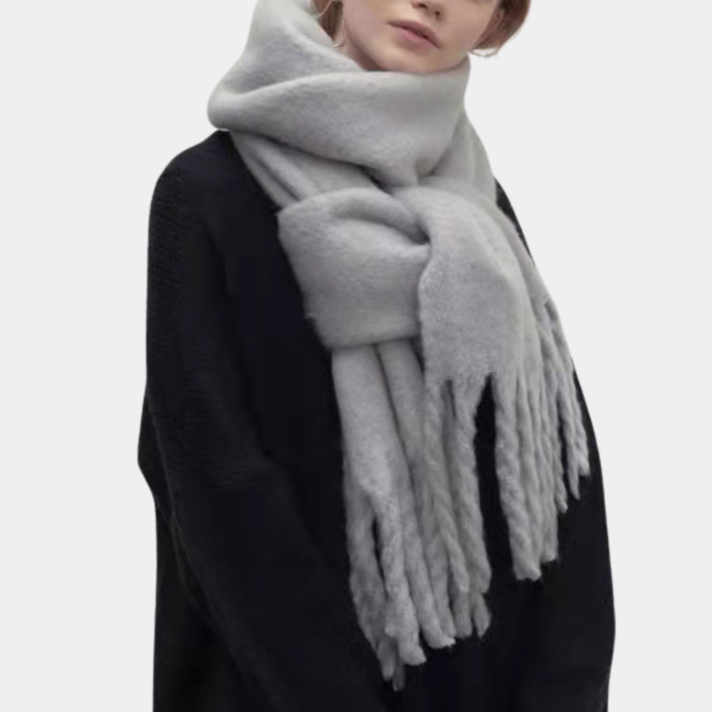 SoftGlam – Luxurious Women's Scarf with a Warm Look