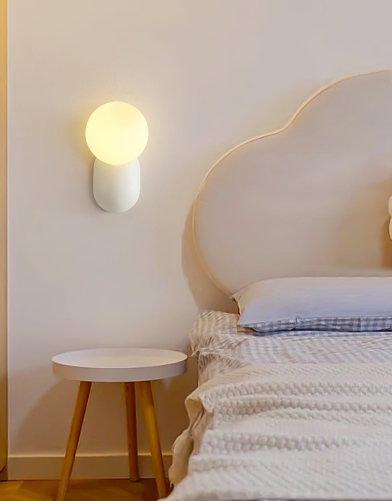 ChicGlow Resin Wall Lamp – Elegance and Energy Saving in One 
