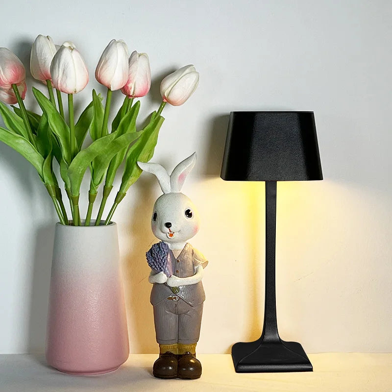 Seraphine Lumière - Trådlös Laddningsbar LED USB Fyrkantig Bordslampa