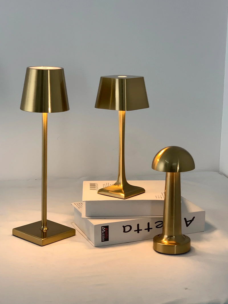 Seraphine Lumière - Trådlös Laddningsbar LED USB Fyrkantig Bordslampa