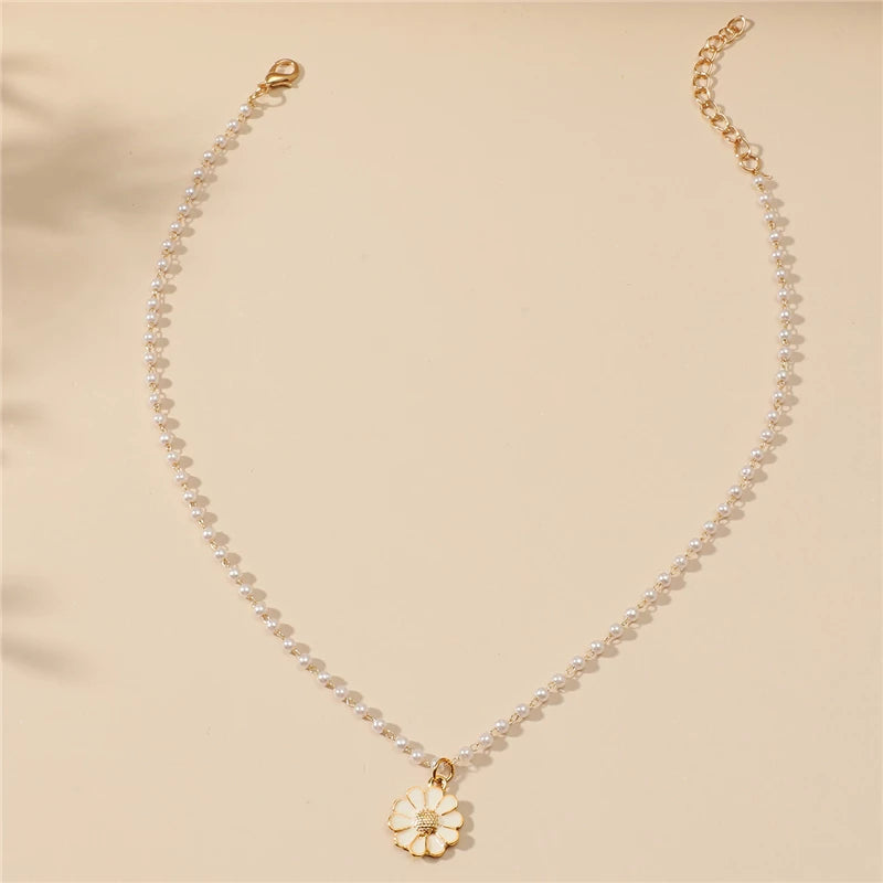 Elegant Daisy and Pearl Pendant Necklace for Women - Lara Edition 