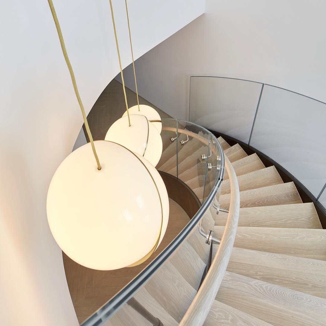 CielCourbe Lamp - Luxury Moonlight Pendant Lamp in Acrylic and Brass