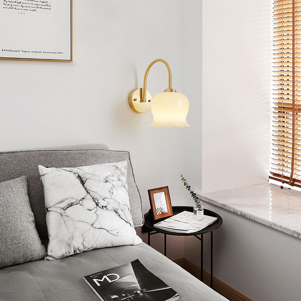 FrenchBloom – Elegant Blom Vägglampa av Glas