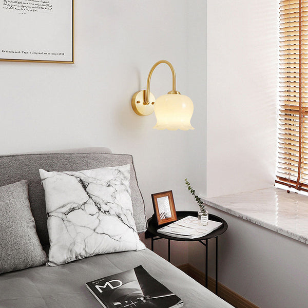 FrenchBloom – Elegant Blom Vägglampa av Glas