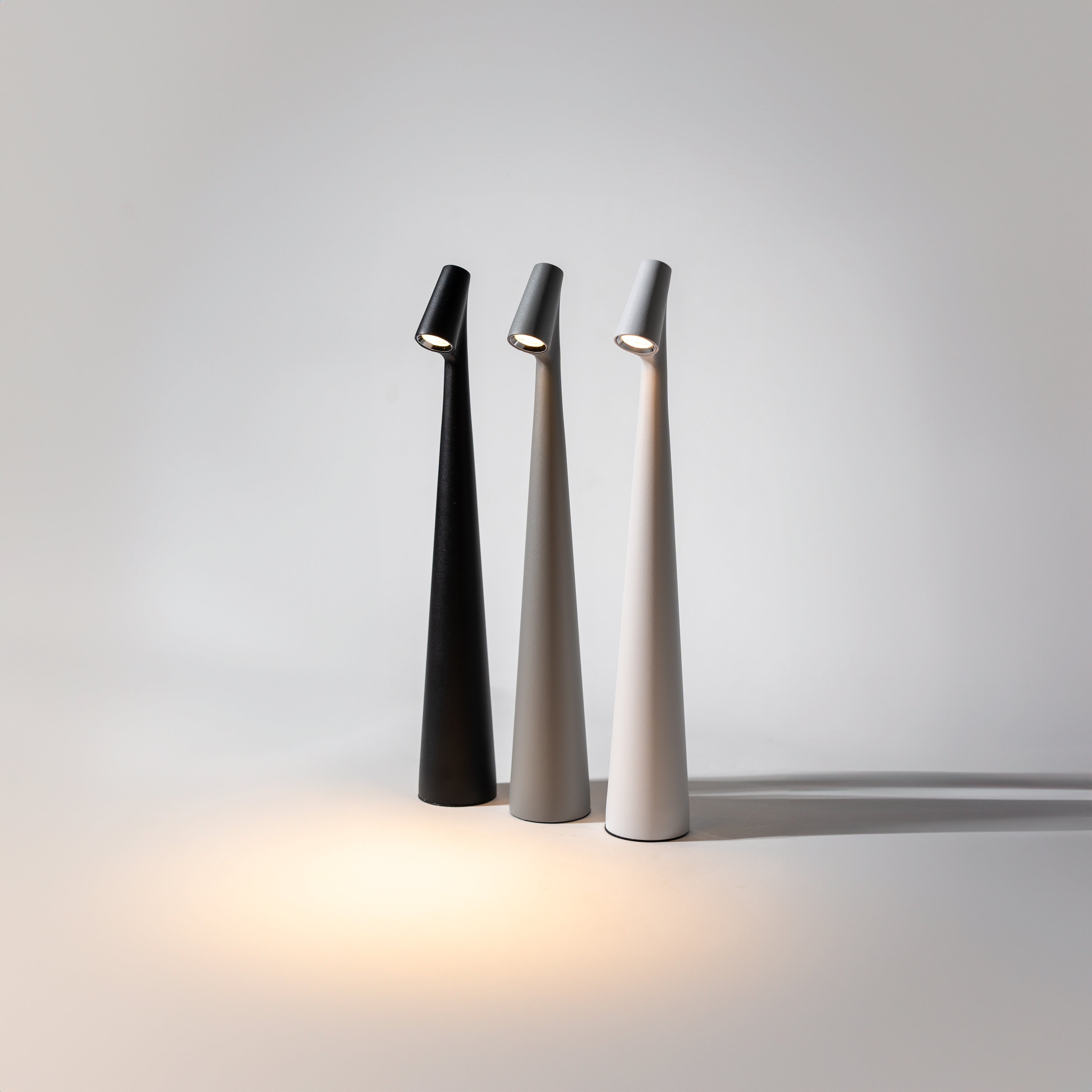LumiSlim – Rechargeable LED Table Lamp in Style
