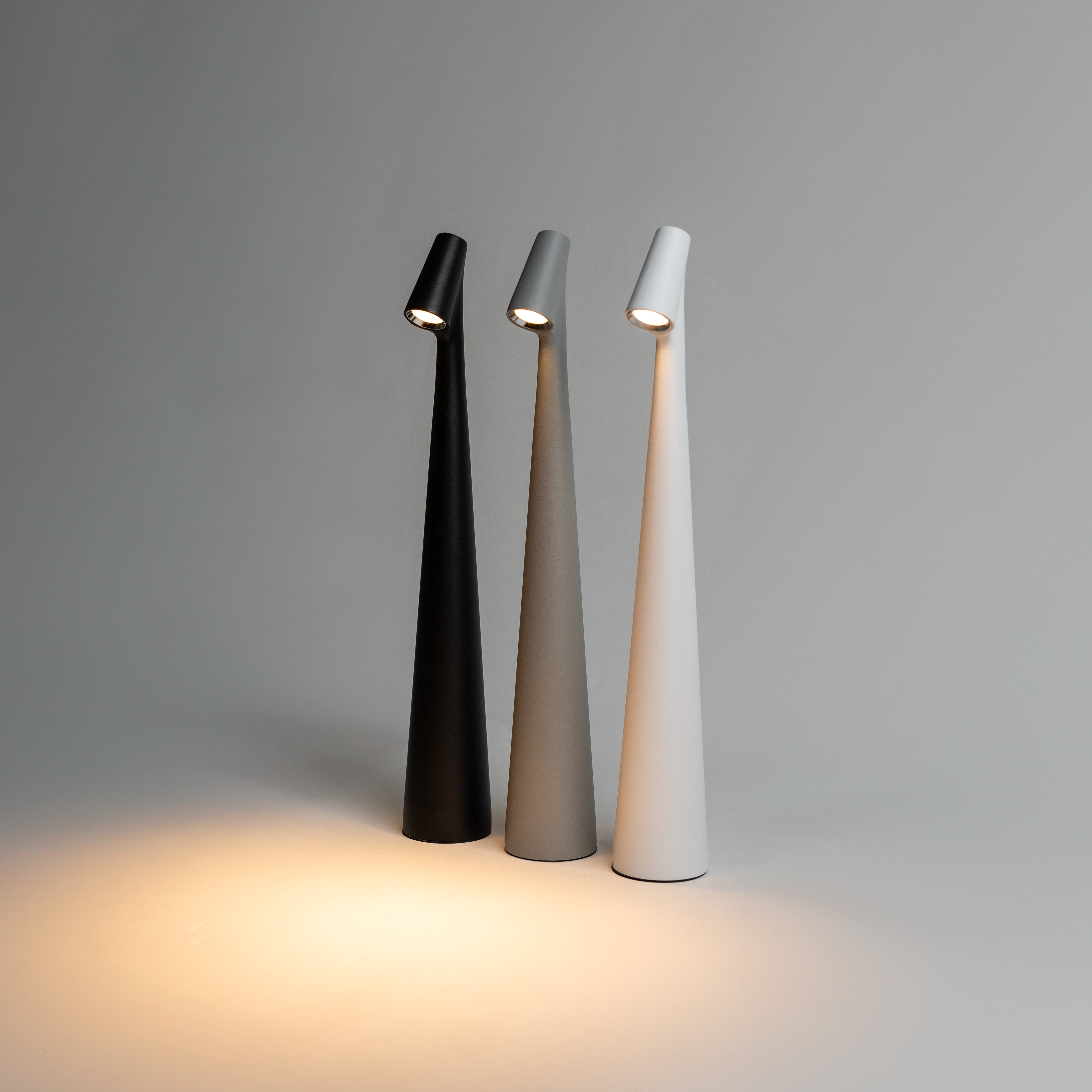 LumiSlim – Rechargeable LED Table Lamp in Style