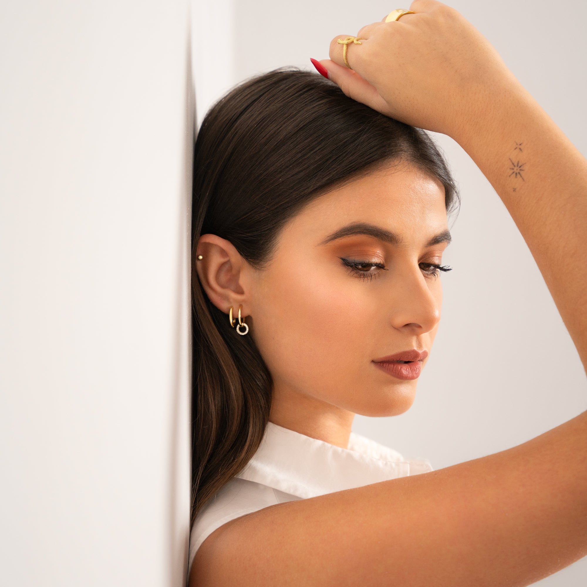 Elegant minimalist earrings - Lunara