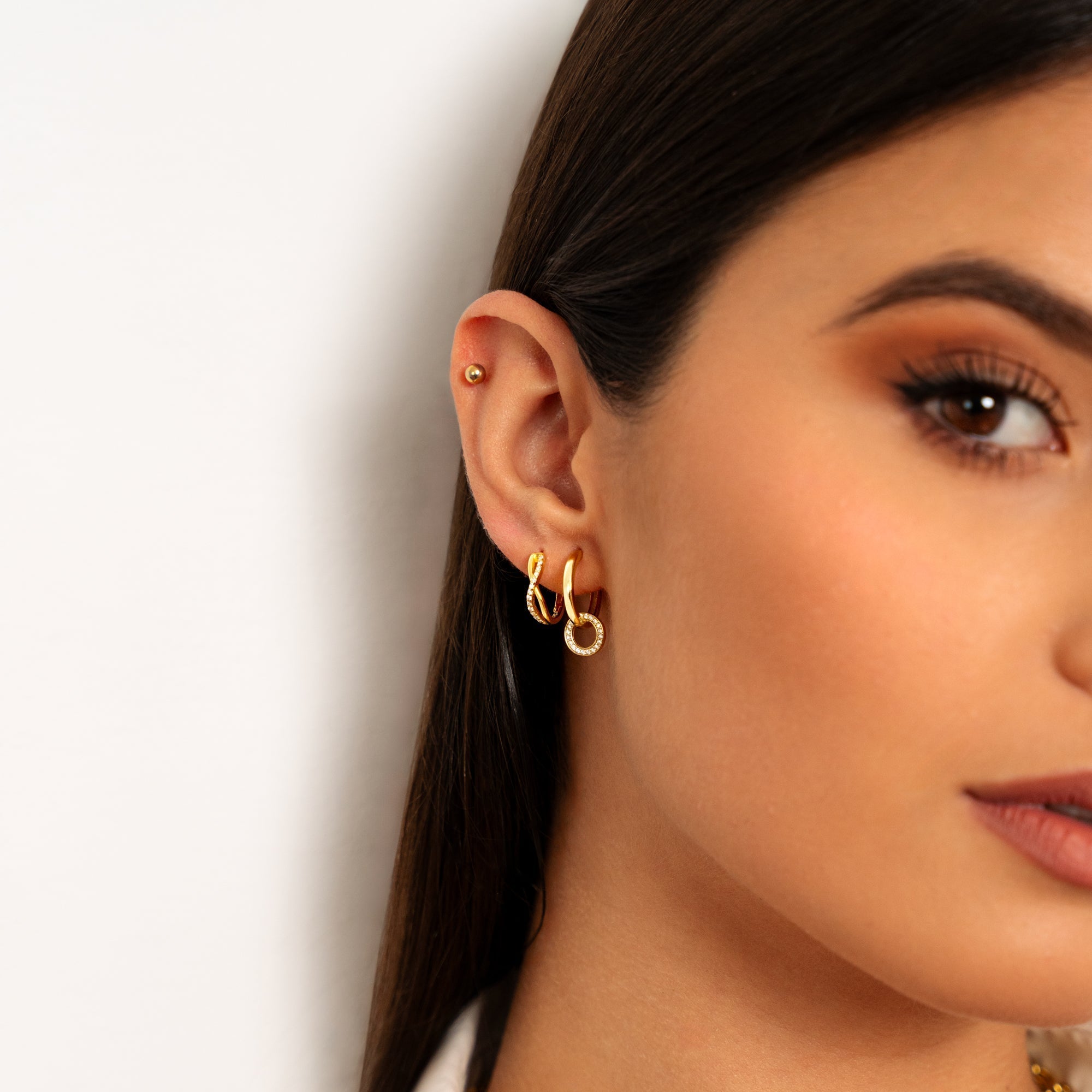 Sophia Cross Earrings – Elegance in every wearing style!