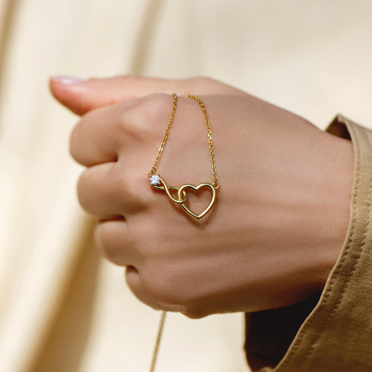 HeartBond Necklace – Timeless Jewelry of Connected Love