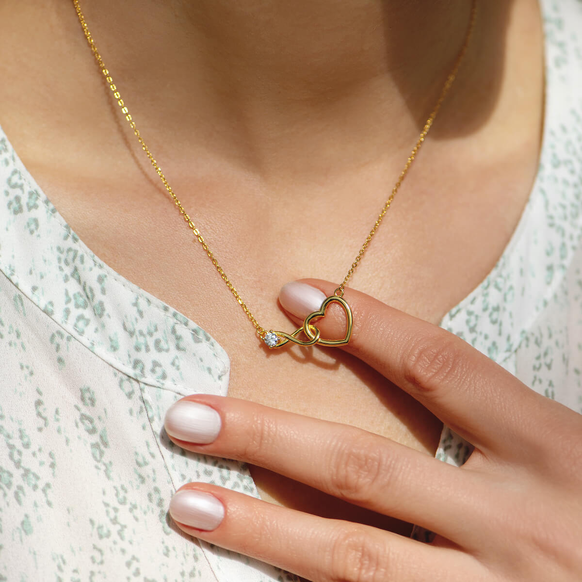 HeartBond Necklace – Timeless Jewelry of Connected Love