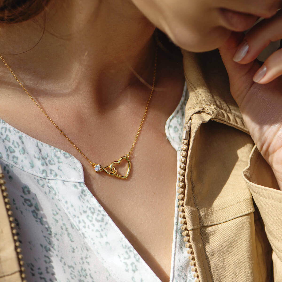 HeartBond Necklace – Timeless Jewelry of Connected Love