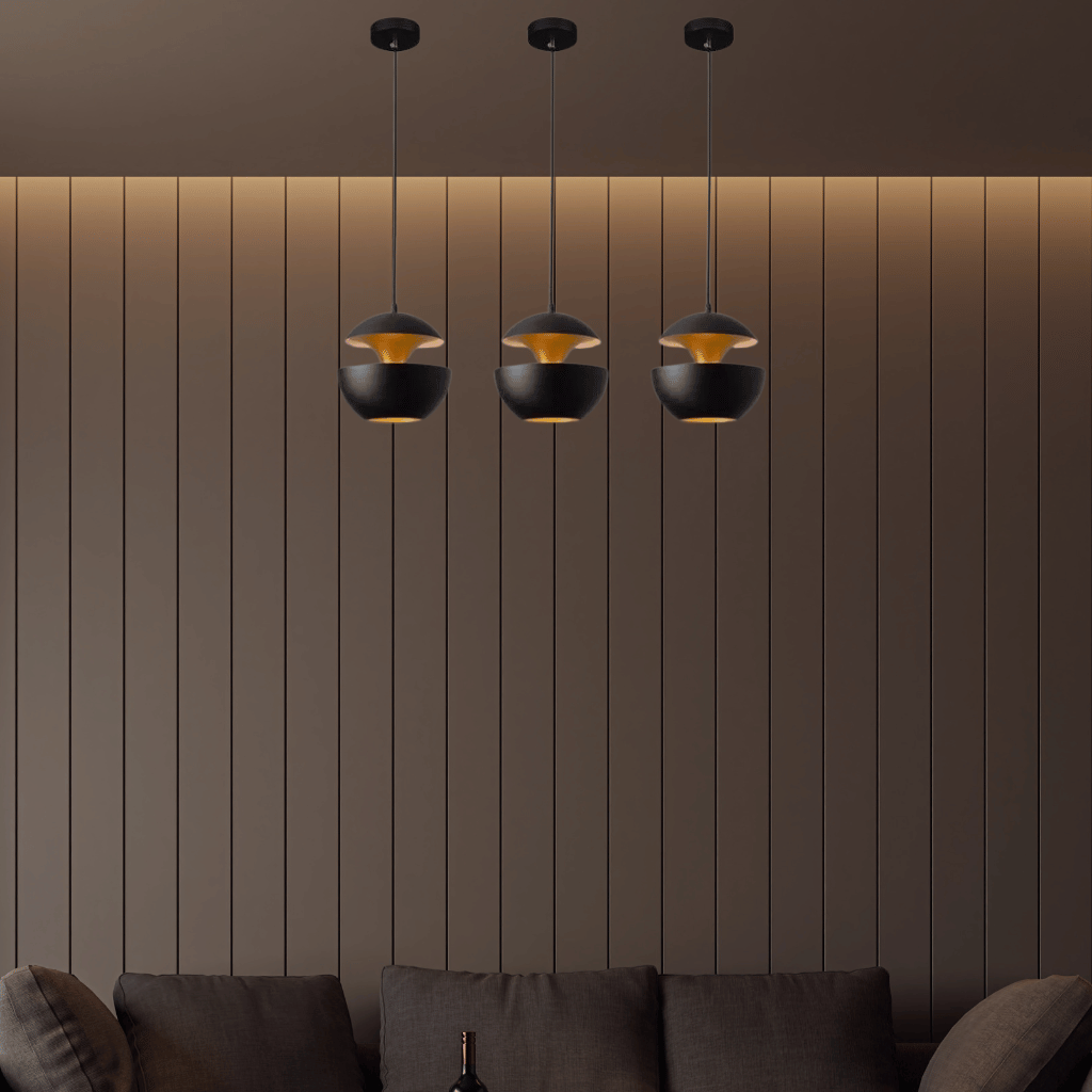 GoldGlow - Luxurious Gold Pendant Lamp for Stylish Dining Areas 