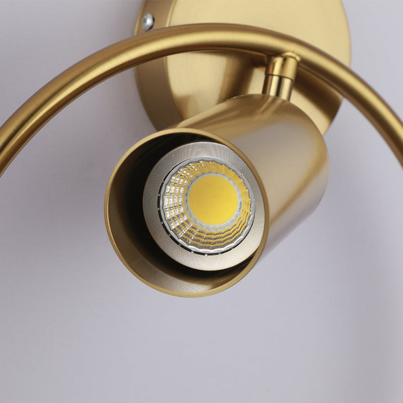 FlammeLuxe – Elegant Guld Vägglampa för Stämningsbelysning