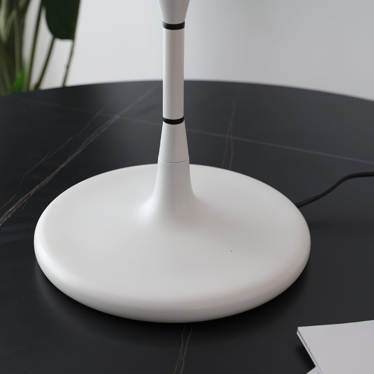 ArtistryGlow Table Lamp - Elegant Table Lamp for Atmospheric Lighting