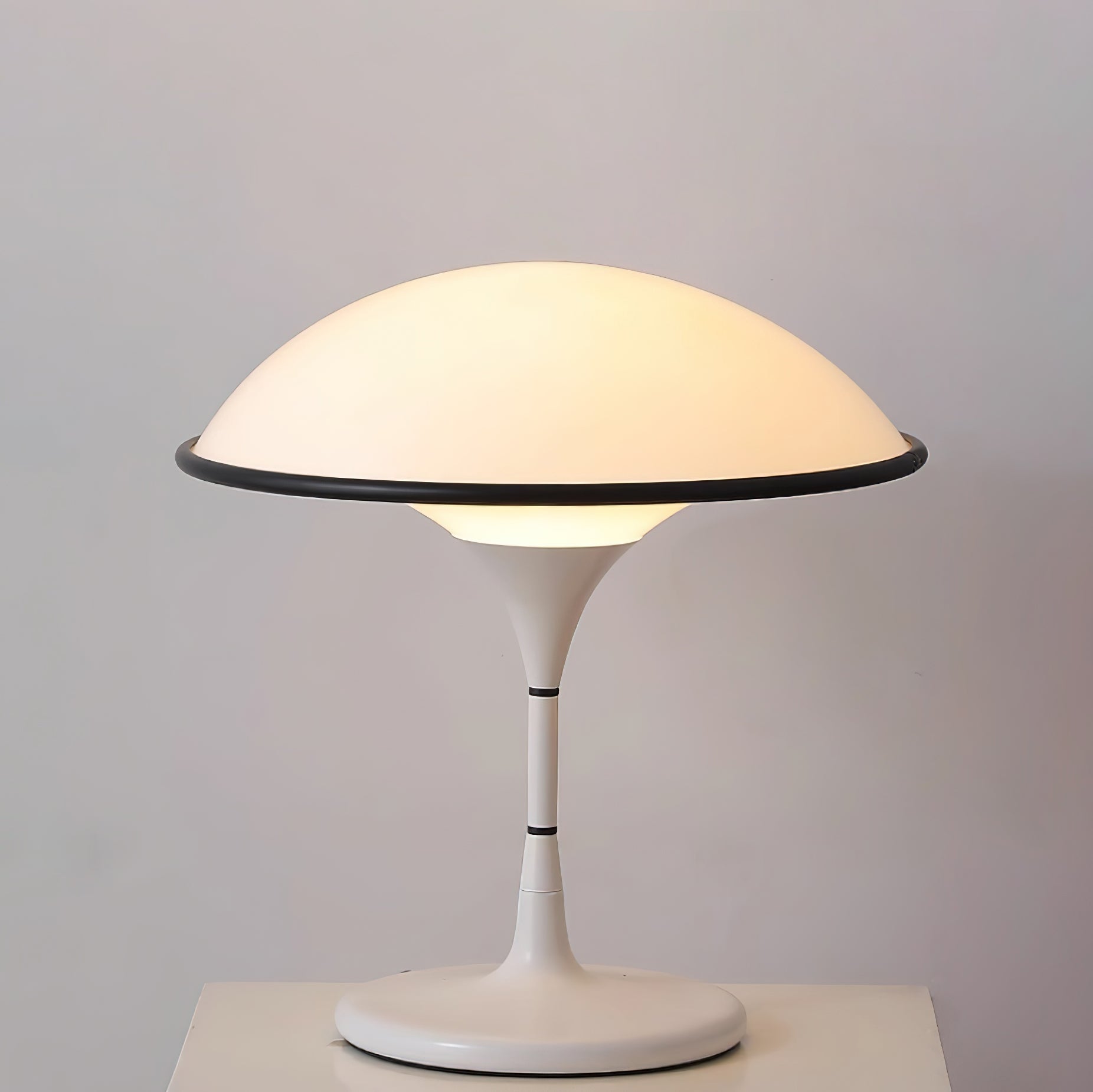 ArtistryGlow Table Lamp - Elegant Table Lamp for Atmospheric Lighting