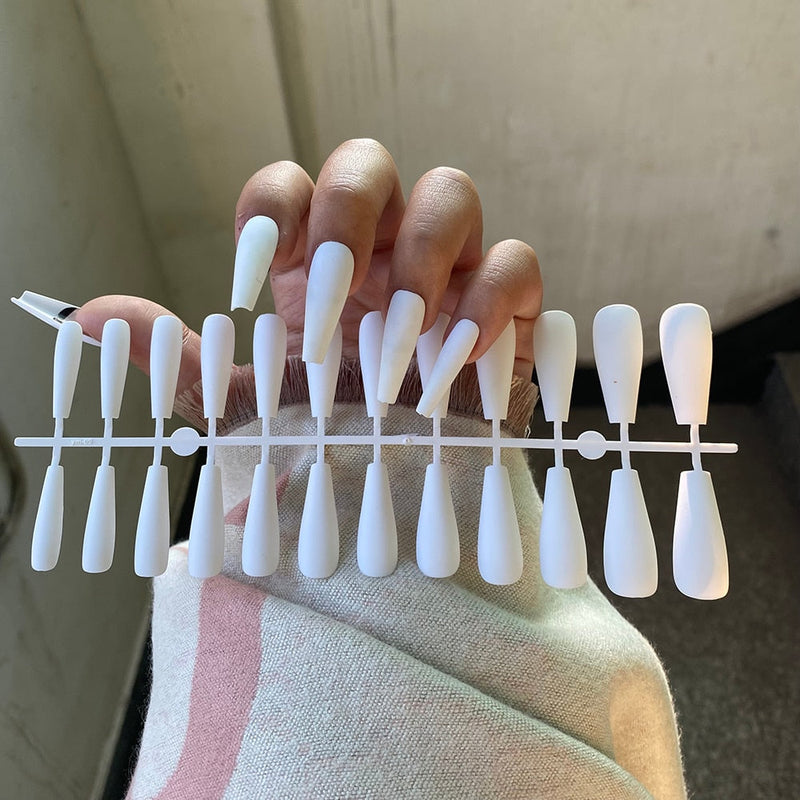 ChicNails - Matta Press On Naglar Set 24 Stycken