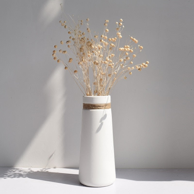 VaseElegant - Luxurious Ceramic Vessel with Jute Accents