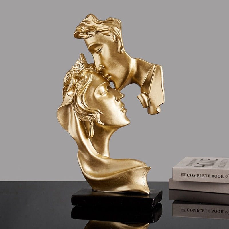 ArtAmour – Luxurious Romantic Sculpture of Couple in an Embracing Position