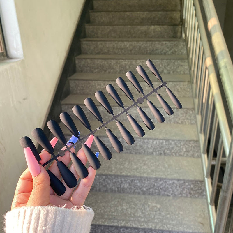 ChicNails - Matta Press On Naglar Set 24 Stycken