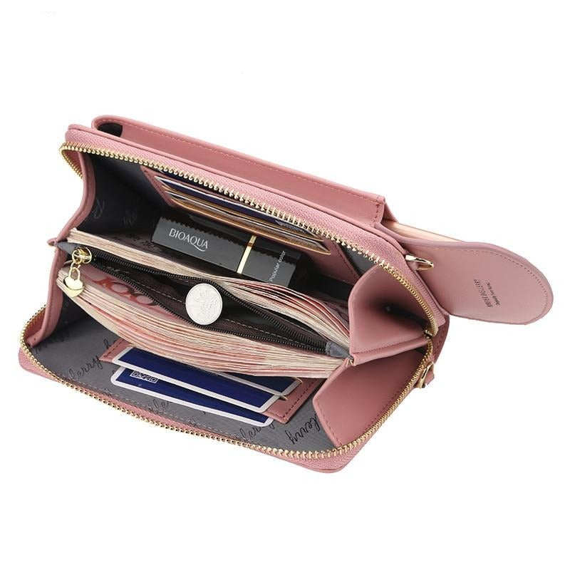 ChicCarry Bag - Stylish Crossbody with Space
