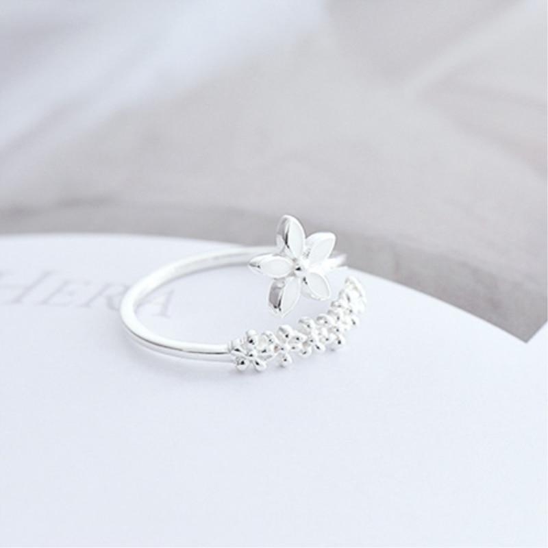 Elegant Adjustable Silver Ring with Captivating Enamel Wildflowers - Amaril 