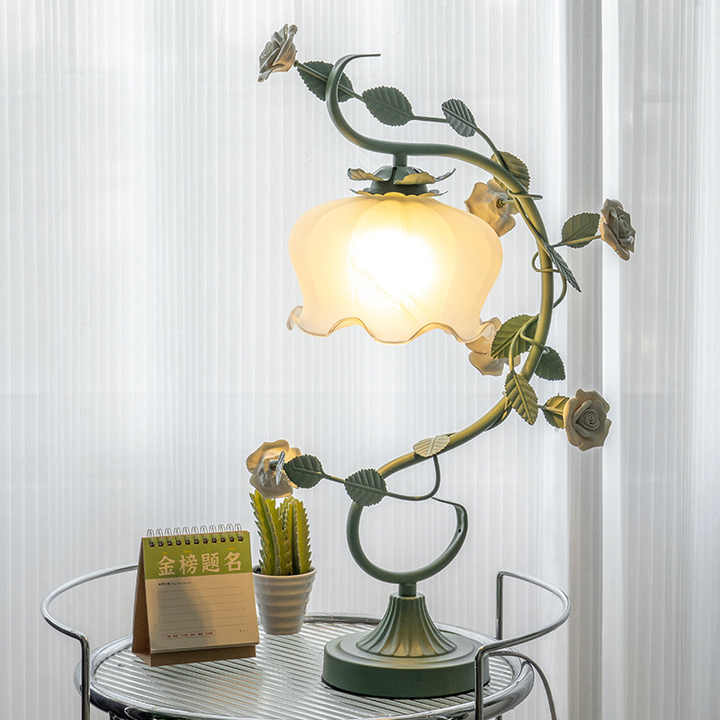 BellaStylish Rose Lamp - Elegant Rose Lamp for an Atmospheric Interior