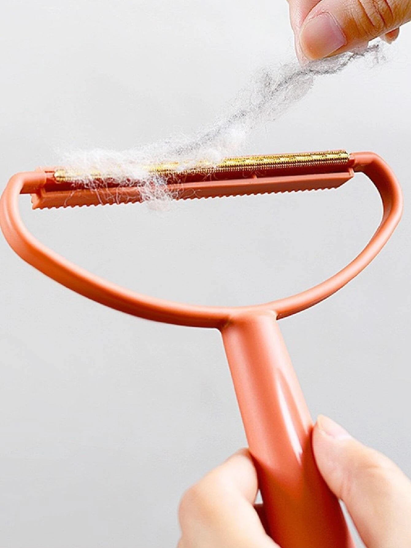 FluffFree Cleaning – Powerful Fluff and Dust Remover