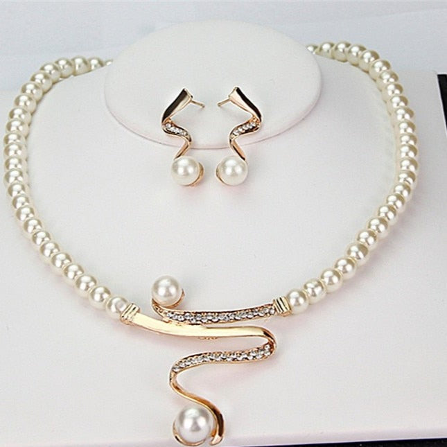 Elegant natural pearl jewelry set - Serena 
