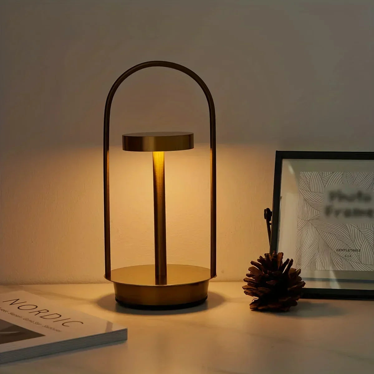 Trådlamp Rechargeable LumiLight Table Lamp - Elegant Portable Table Lamp for a Refined Atmosphere