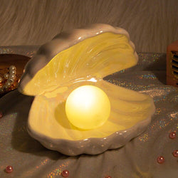 ShellGlow Lampa – Elegant Snäckbelysning med Pärla