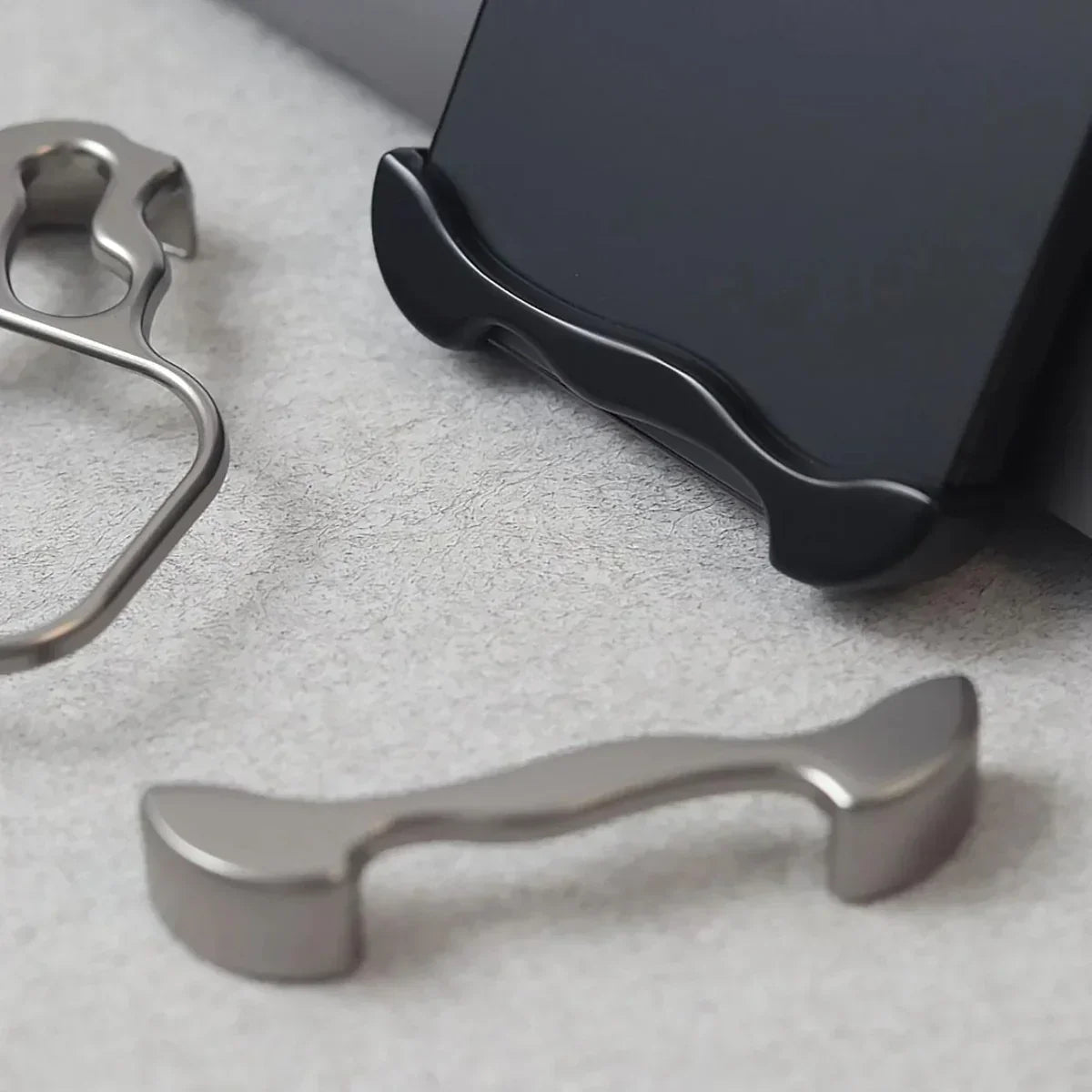 TitanShield Case - Stylish Protection for iPhone Edges