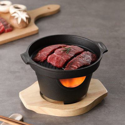 GrillMaster Pro - Stylish Portable BBQ for Outdoor Enjoyment